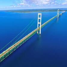 Die Mackinac Bridge in Michigan