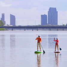 Paddler auf dem Grand River in Grand Rapids, Michigan